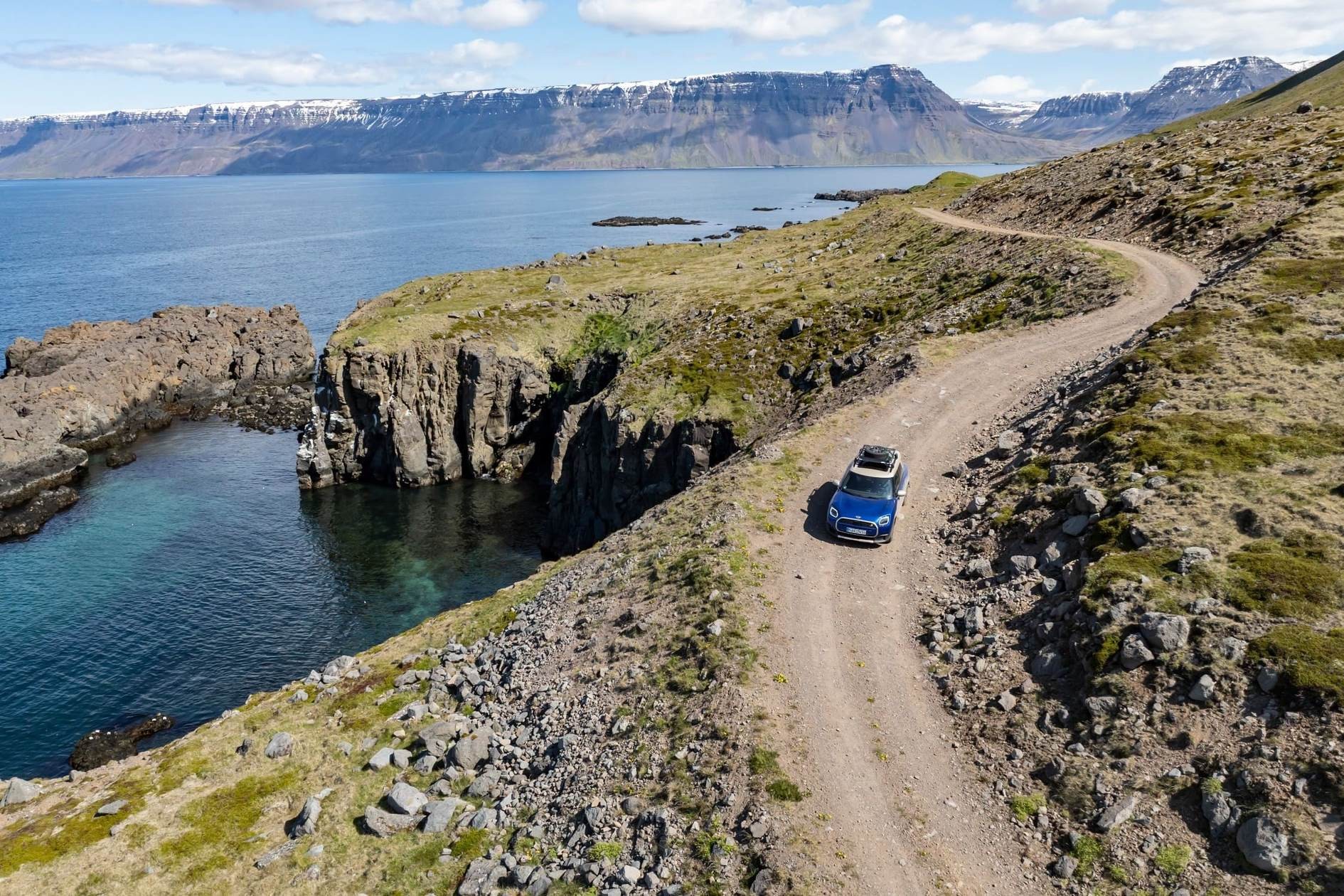 MINI Countryman SE ALL4 na Islândia.